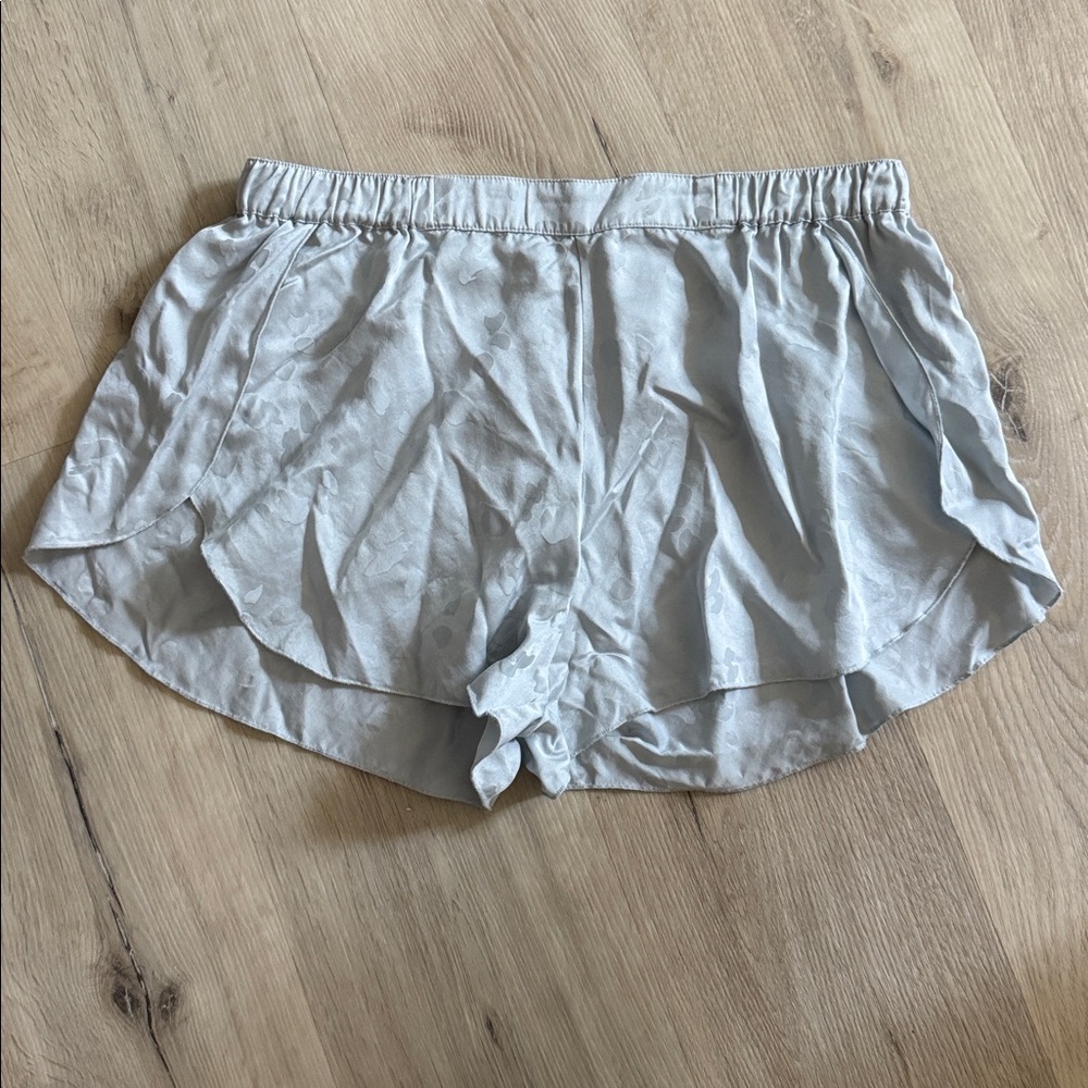 Lunya Tulip Soft Gray Blue Elastic Waist Shorts MEDIUM leopard print silk pajama